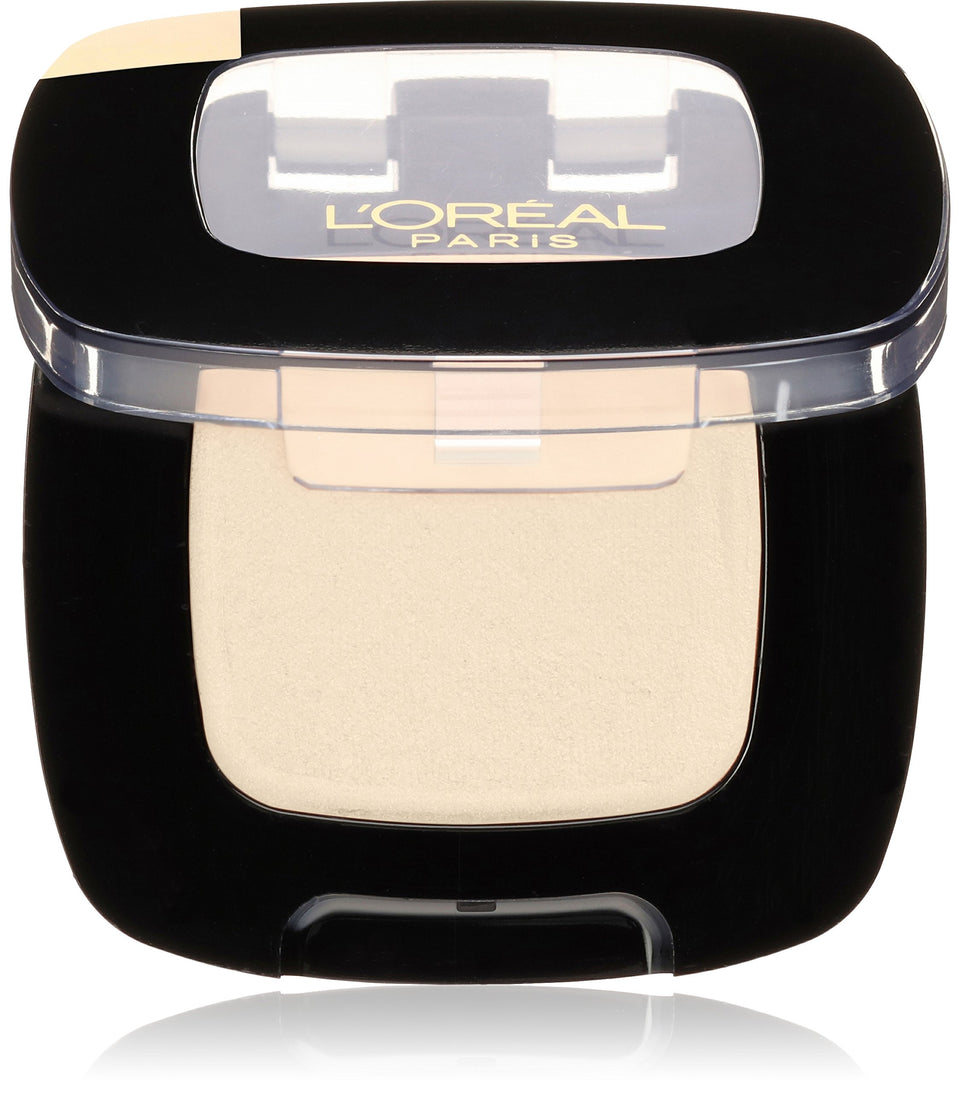 L'Oreal Paris Matte Chill front compact showing product and label for easy identification and travel convenience