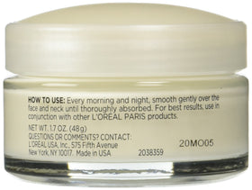 L'Oreal Paris close-up texture of cream showing smooth non-greasy finish benefit