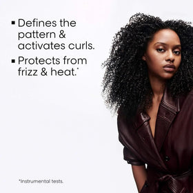 L'Oréal Professionnel Paris gel texture close-up highlighting lightweight hold
