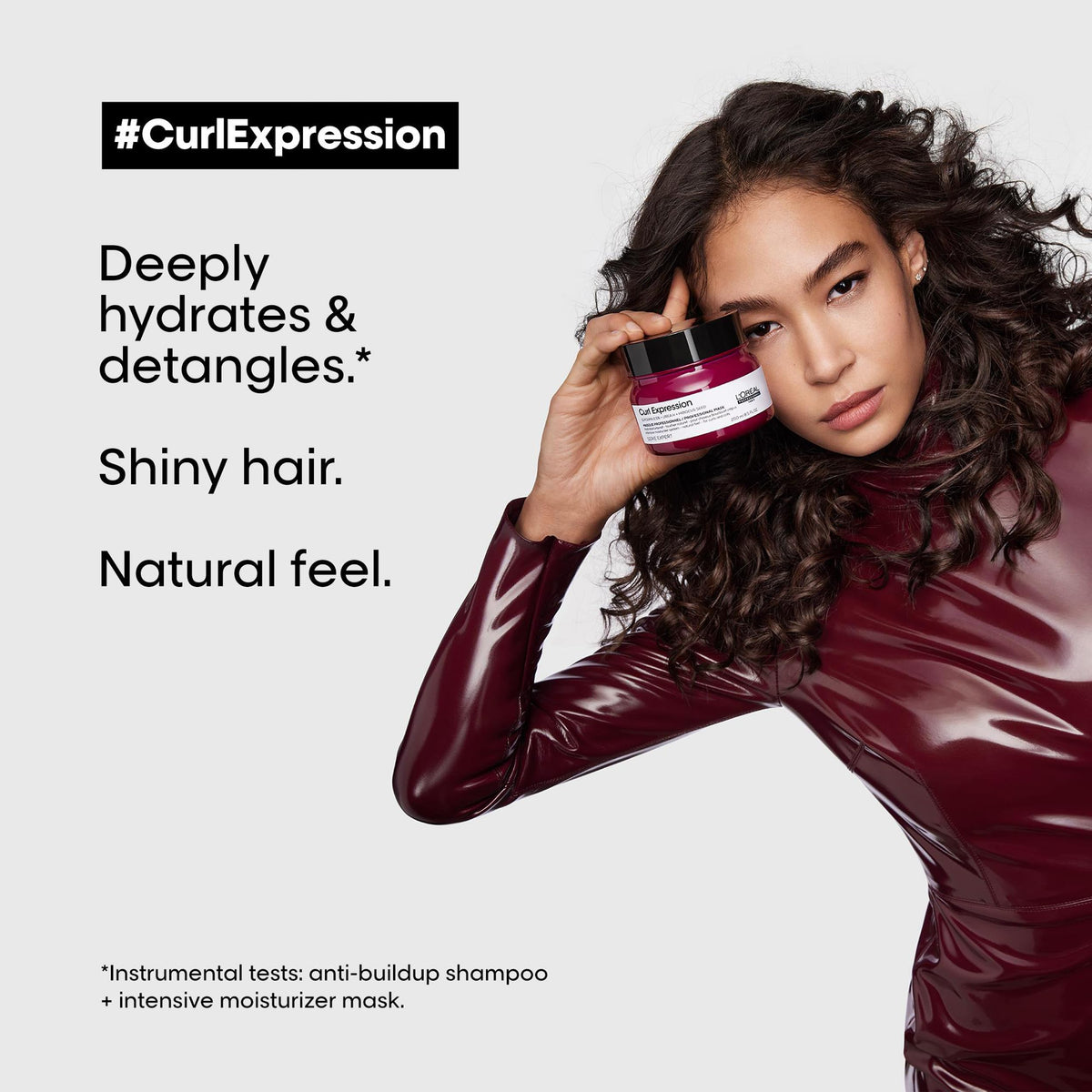 L'Oréal Professionnel Paris mask creamy texture close-up illustrating smooth hydration