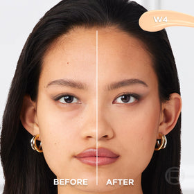 L'Oreal Paris flat-tip applicator close-up for precise one-swipe application and control