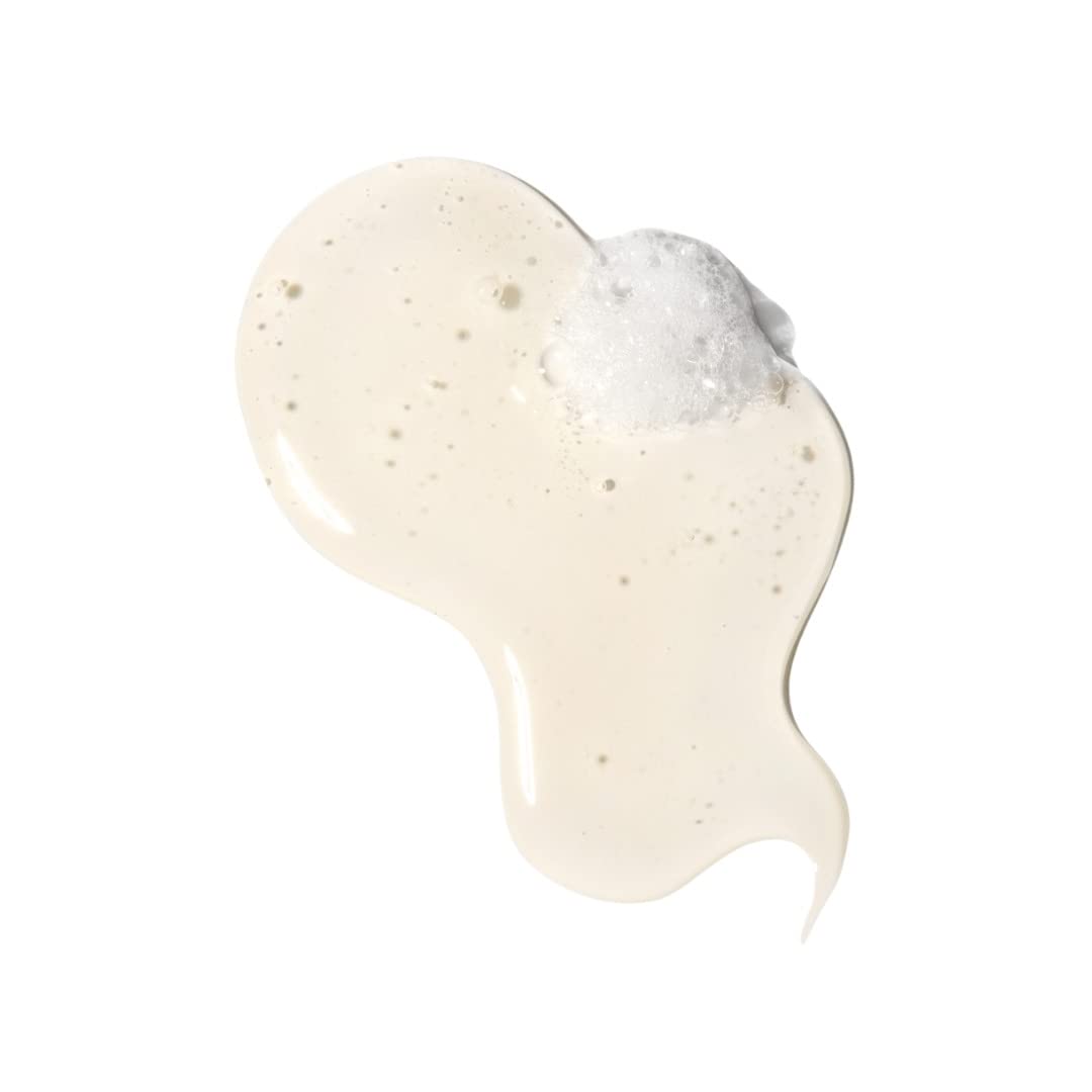 Love Ur Curls label close-up highlighting ingredients and scent benefits