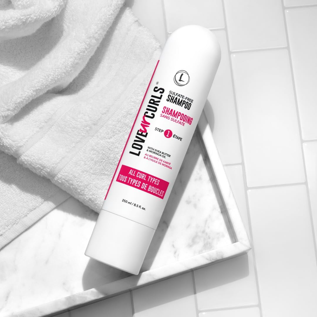 Love Ur Curls pump and label detail highlighting ingredient callouts