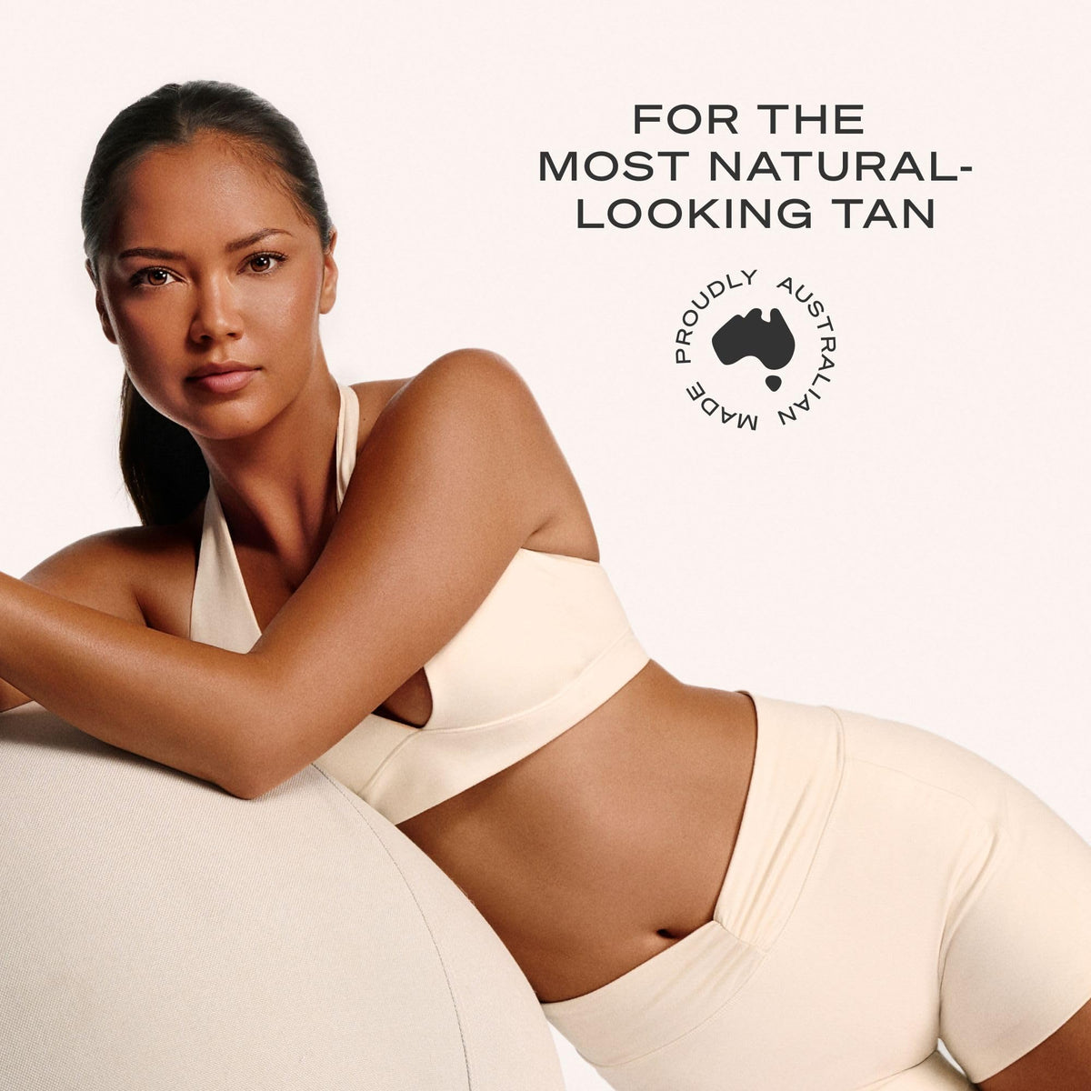 Loving Tan applicator mitt with mousse illustrating simplified blending benefit