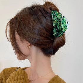 LSVOZ clip in hair styling demonstrating secure hold and style