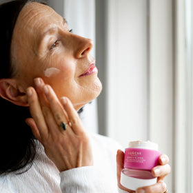 Lingonberry extract close-up with berries, Lumene, highlights antioxidant protection