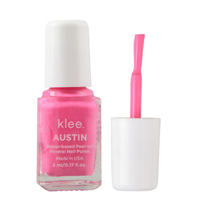 LunaStar child applying makeup with included applicators showing safe, simple use
