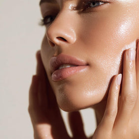 Luxe Beauty pump dispenser close-up for easy controlled application benefit convenience