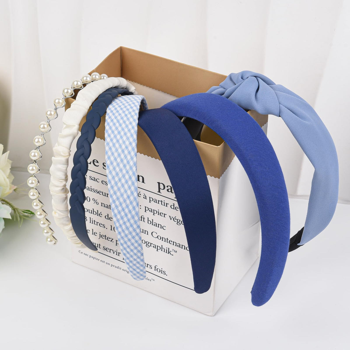 LYroo knotted band detail focusing on stylish knot and volume boost