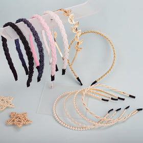 LYroo size scale with ruler showing flexible fit and approximate headband dimensions