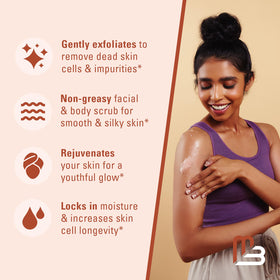 M3 Naturals scoop of scrub in hand demonstrating jar access and easy application convenience