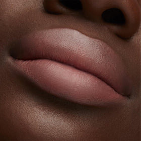 MAC Hug Me packaging detail displaying label and premium presentation benefit