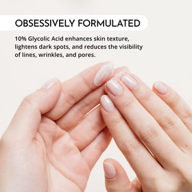 MAELOVE Night Renewer dabbed on hand to show consistency and easy nighttime application