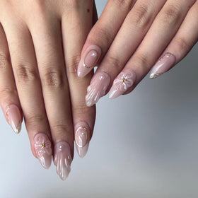 MAGLFELL application demonstration pressing nail on, shows easy at-home use