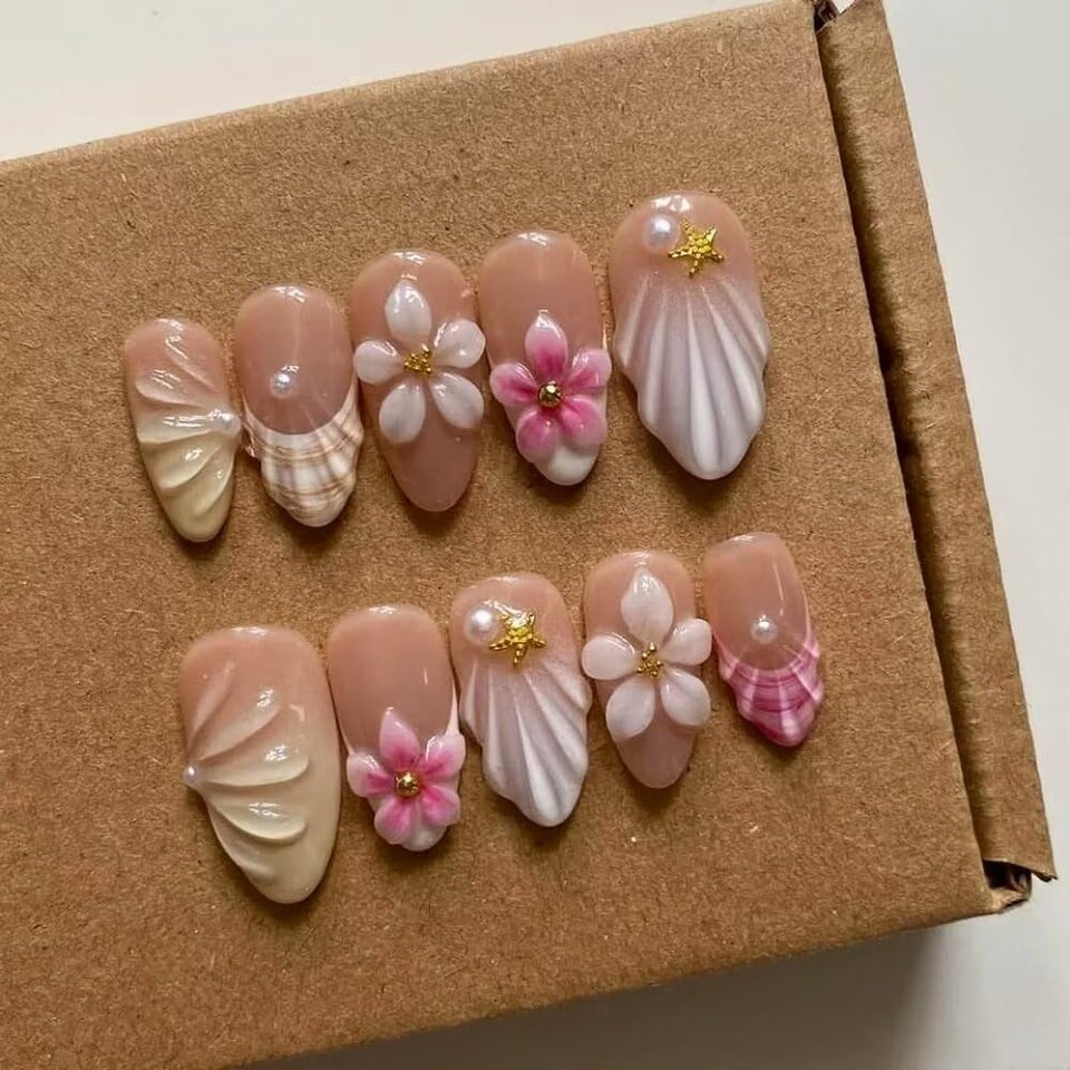 MAGLFELL front packaging showing almond French set and salon-quality finish