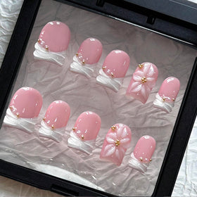MAGLFELL front packaging showing ten glossy press-on nails benefits instant salon look