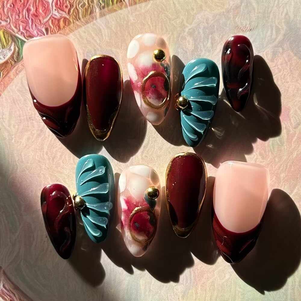 MAGLFELL hand model wearing nails showing wearable style for everyday events