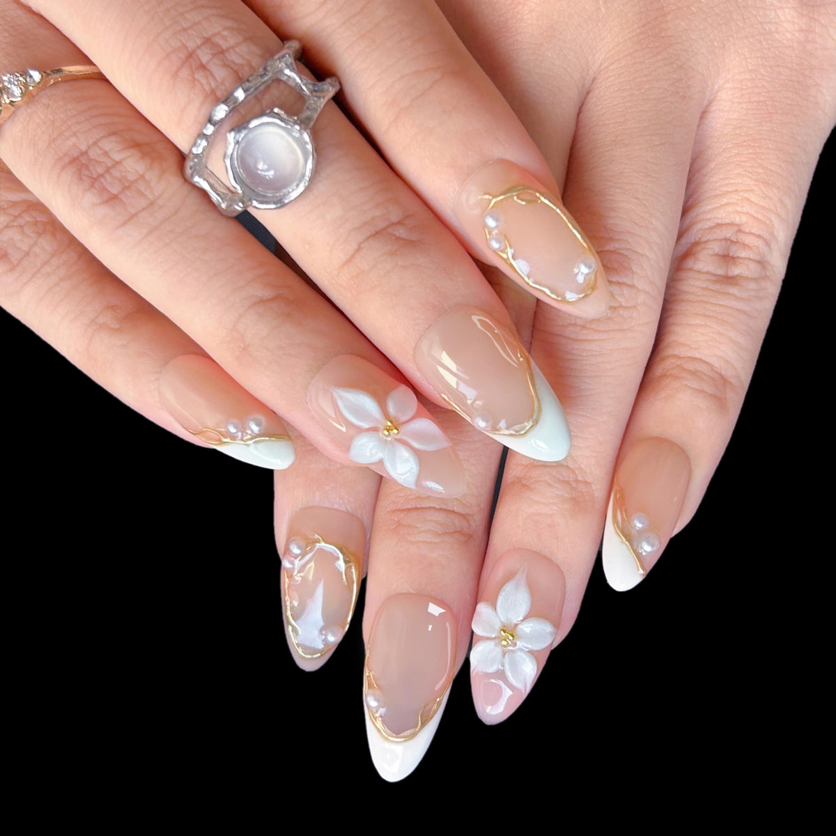MAGLFELL pearl accents and gradient finish on nail, elegant look benefit