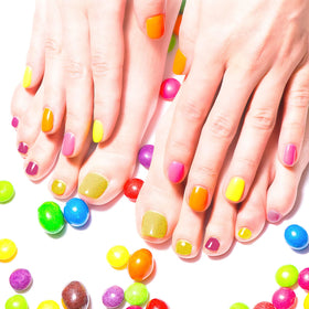 Maitys lifestyle image of beach-ready pedicure for event confidence