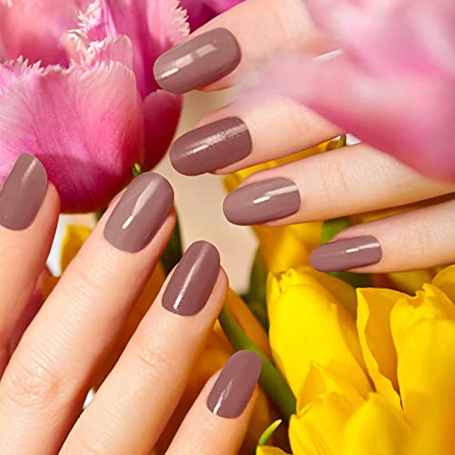 Maitys nails in use demonstrating instant salon look and fast application