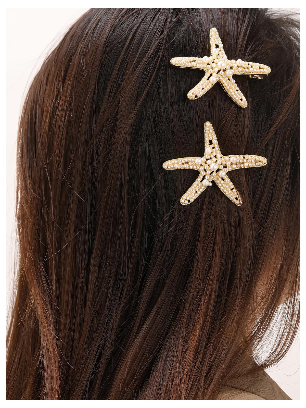 MakeMeChic clip beside a ruler showing one-size measurement and sizing clarity