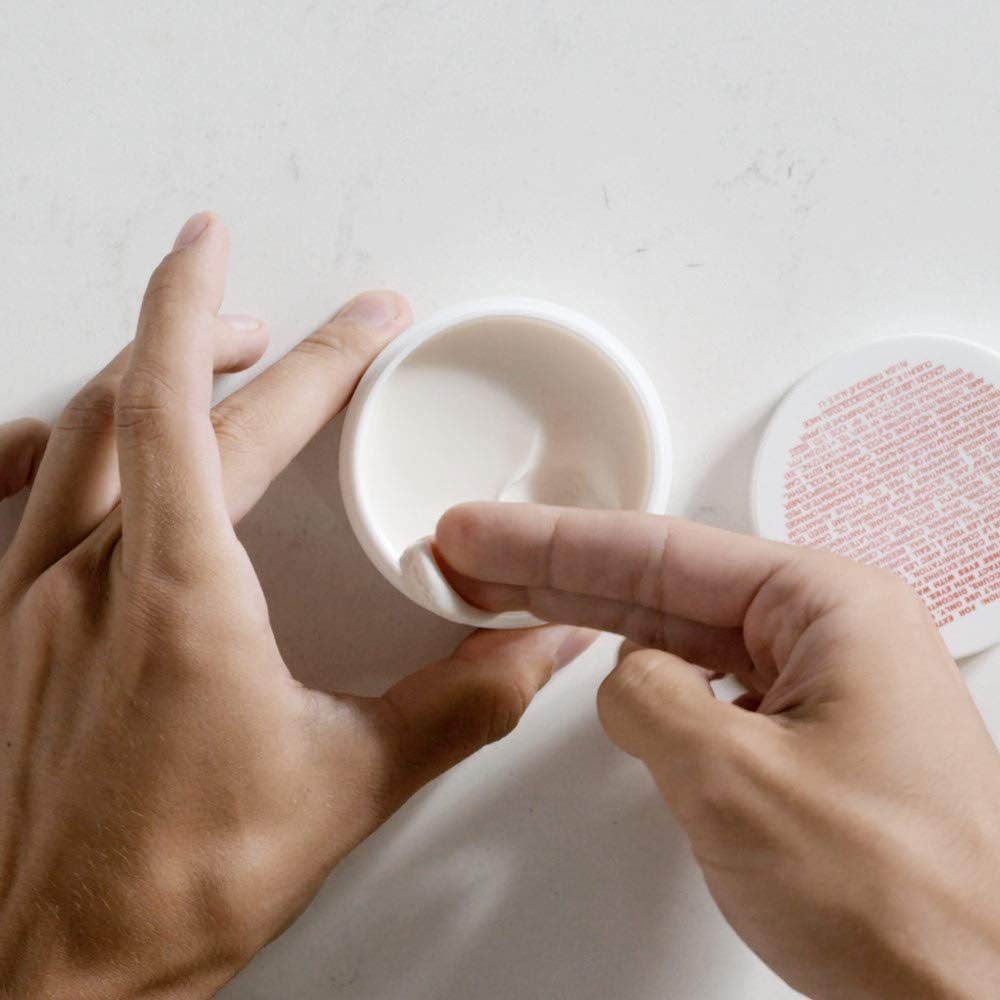 MALIN+GOETZ beeswax ingredient detail highlighting natural hold and nourishing properties