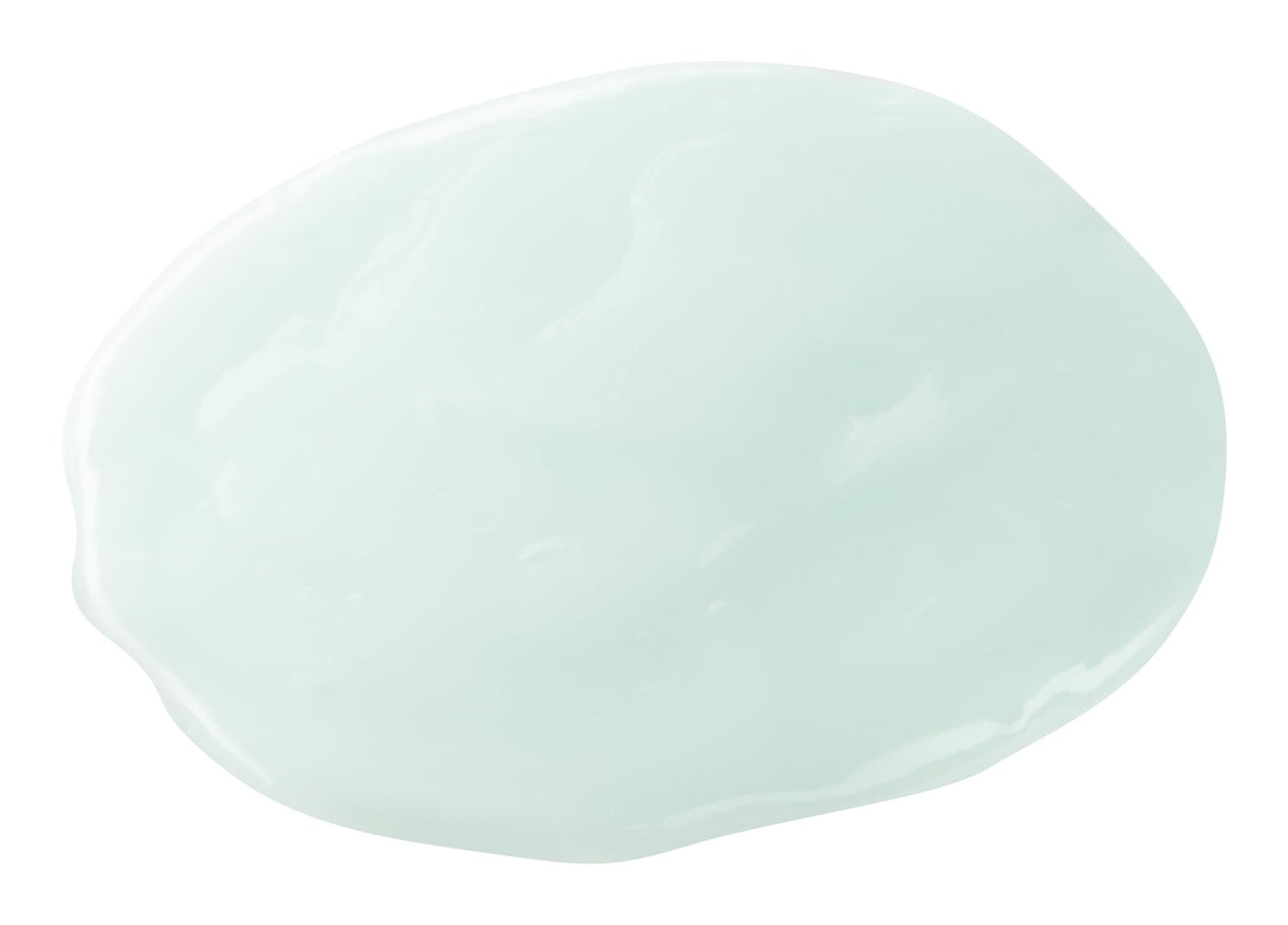 Mane 'n Tail shampoo foam texture demonstrating gentle cleansing effect