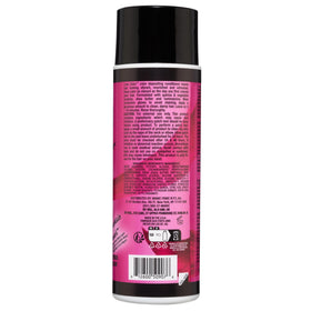 MANIC PANIC applying conditioner to damp hair demonstrating easy color refresh