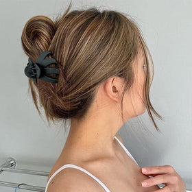 MAORULU set of four hair clips laid flat showing included colors and lightweight build