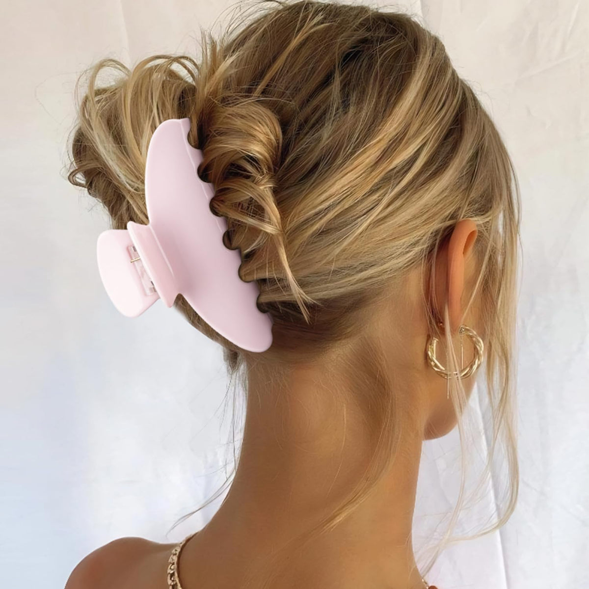 MAORULU half-up beach hairstyle showing stylish Y2K French flair