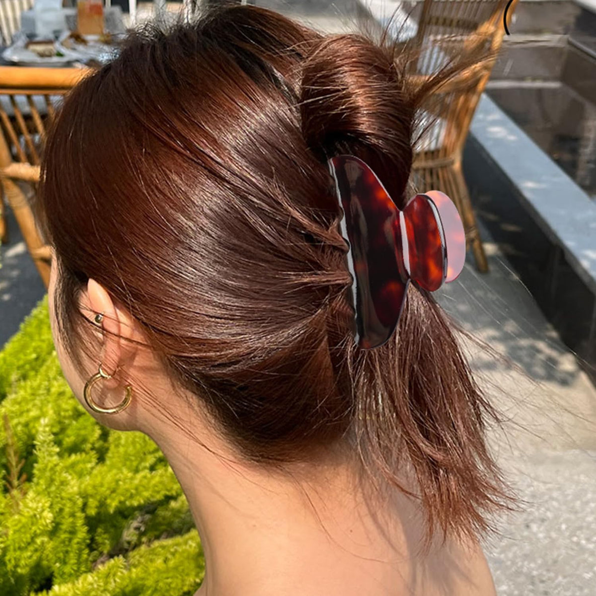 MAORULU in-use half-up hairstyle demonstrating reliable everyday hold
