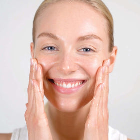 Mario Badescu applied as a short mask illustrating deeper purifying use