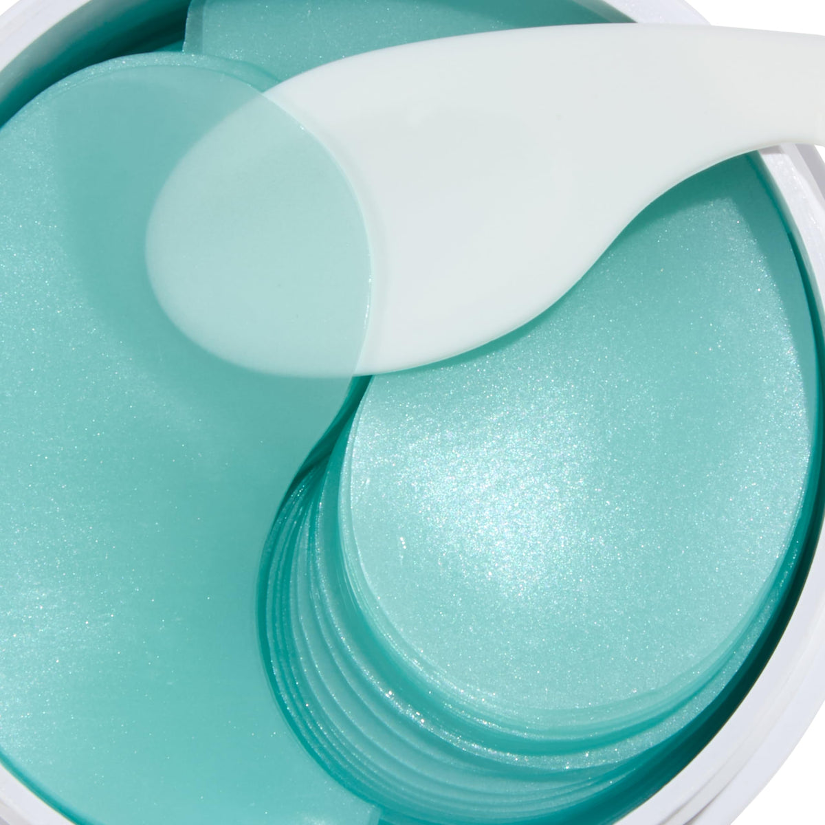Mario Badescu ingredient layout with hyaluronic acid and niacinamide