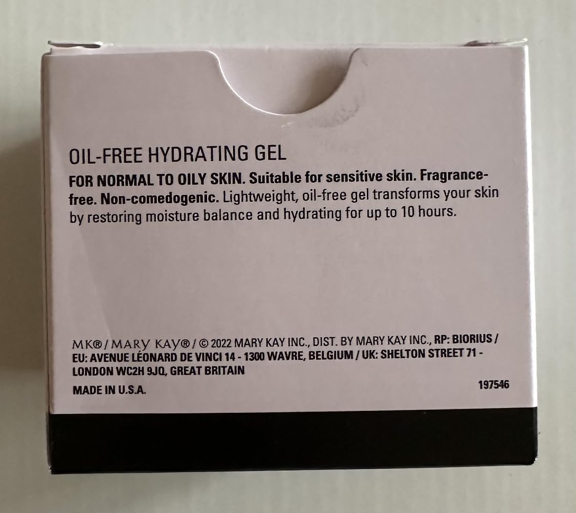 Mary Kay gel applied on skin demonstrating lightweight hydration and matte finish