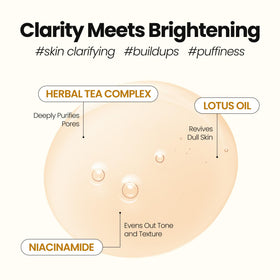MAXCLINIC lotus oil drop close-up for lightweight nourishment benefit