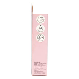 MaxRelief close-up of brow hair texture with conditioning effect