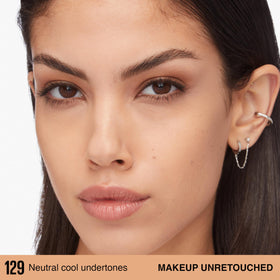 Maybelline close-up of lightweight luminous-matte texture for smooth blend