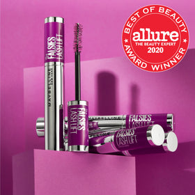 Maybelline mascara applied on lashes close-up for dramatic lift