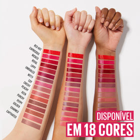 Maybelline lip swatch on model demonstrating rose mauve nude payoff benefit
