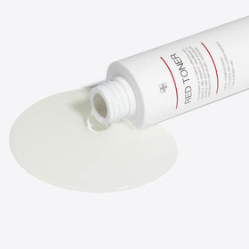 medicube red toner texture pouring to show lightweight absorbent formula and gentle exfoliation