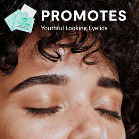 MEDIVIZ clean eyelid and lashes after wipe use showing refreshed appearance