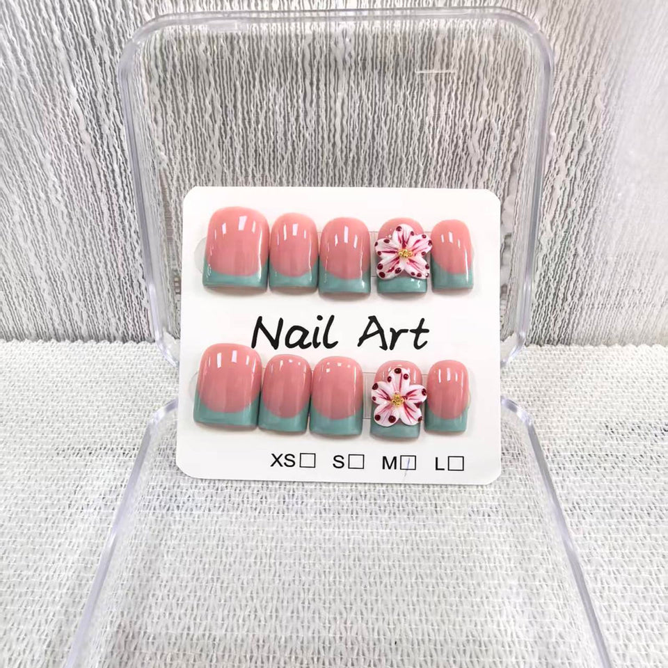 meemooron front packaging showing green French tips and 10 nails benefit quick selection