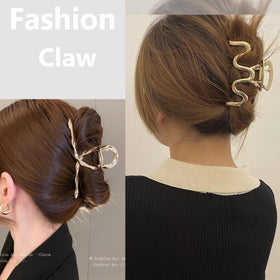 Mehayi clip beside bathroom items, useful for makeup and grooming routines