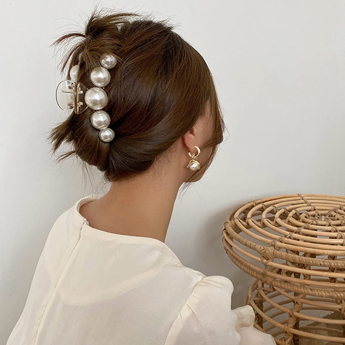 Mehayi side profile of claw clip showing strong spring and jaw