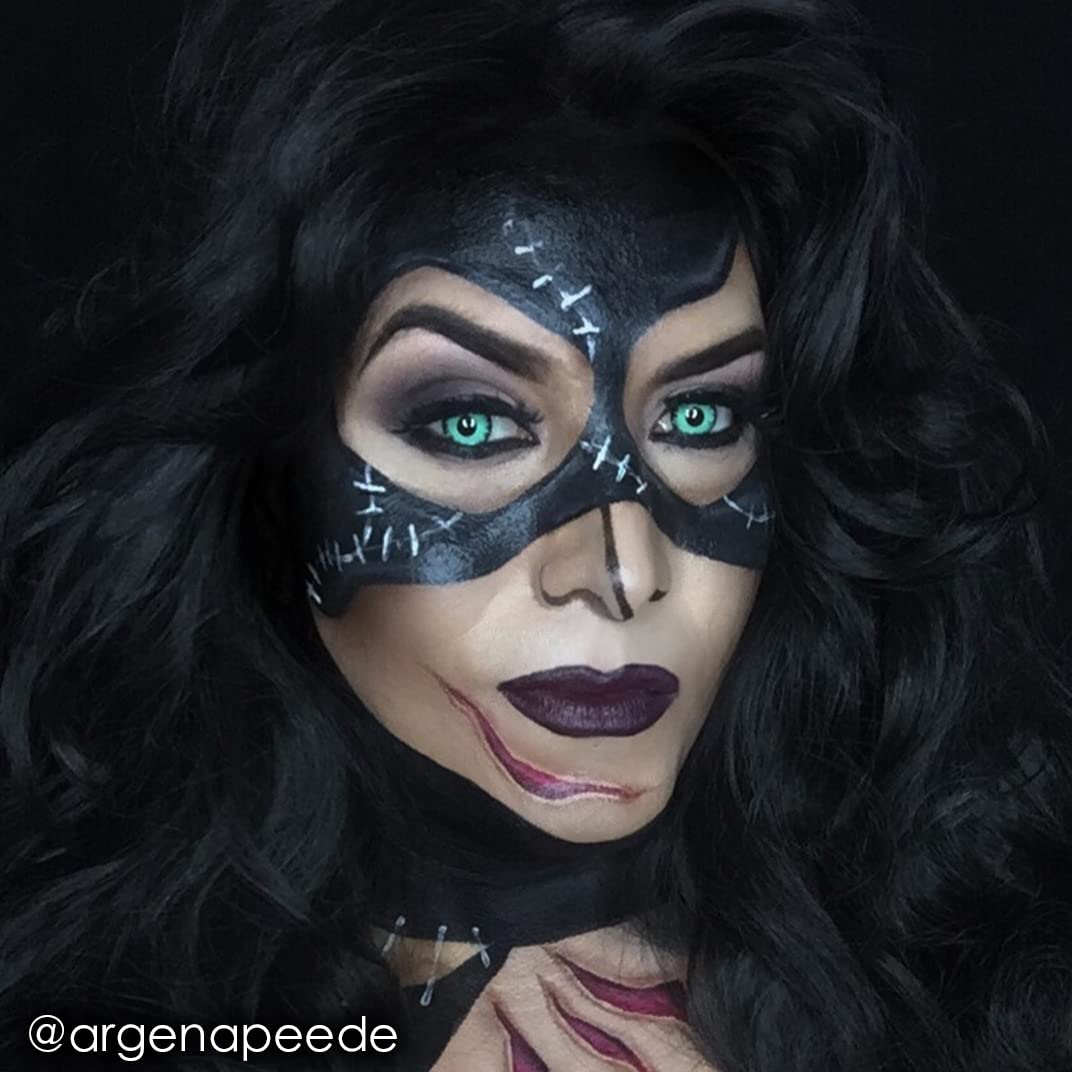 Mehron CreamBlend creamy texture close-up showing smooth blendability benefit