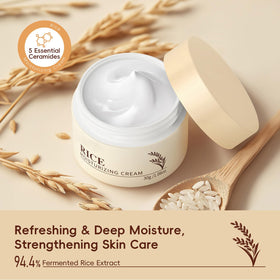 MeiPlumLai open jar cream texture demonstrating smooth fast-absorbing finish