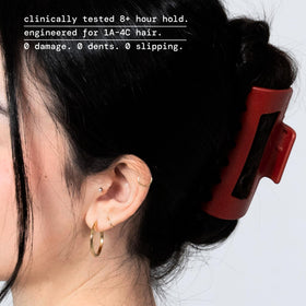 MELLO side profile showing clip curvature and flexible springback for comfortable fit