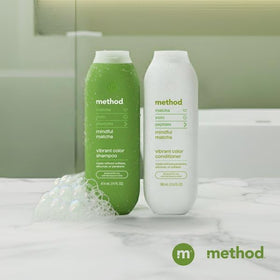 Method mindful matcha back label close-up showing usage and clean formula benefits