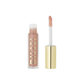Milani lip close-up on model demonstrating Champagne’s natural luminous boost