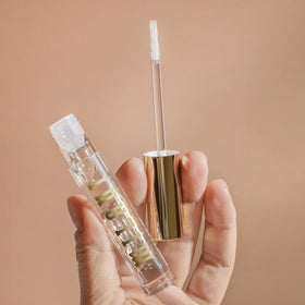 Milani in-use application along lashline illustrating controlled daily use for results